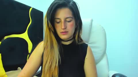 Snapshot of giaroussel chatting on March 2025 02:18:01 PM GiaRoussel online show from March 2025 02:18:01 PM