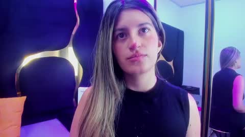 Snapshot of giaroussel chatting on September 2025 03:13:01 PM GiaRoussel online show from September 2025 03:13:01 PM