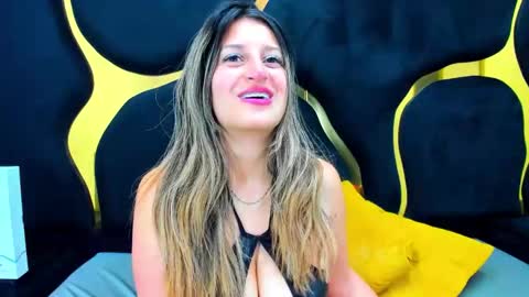 Snapshot of giaroussel chatting on December 2025 05:06:02 PM GiaRoussel online show from December 2025 05:06:02 PM