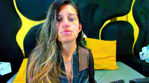 Snapshot of giaroussel chatting on December 2025 06:14:01 PM GiaRoussel online show from December 2025 06:14:01 PM