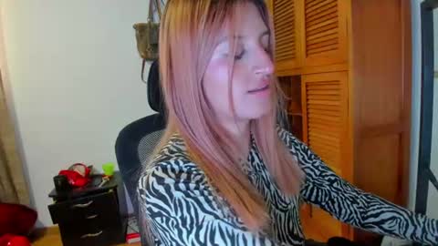 GiaRoussel online show from August 2026 03:14:02 PM