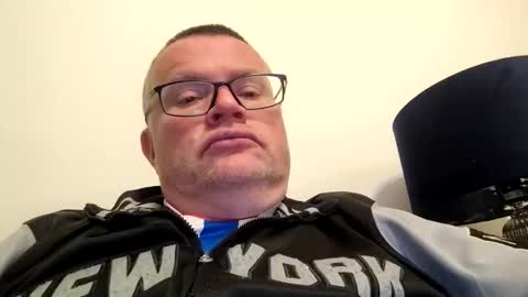 giddyup2222222 online show from April 2026 12:01:01 AM