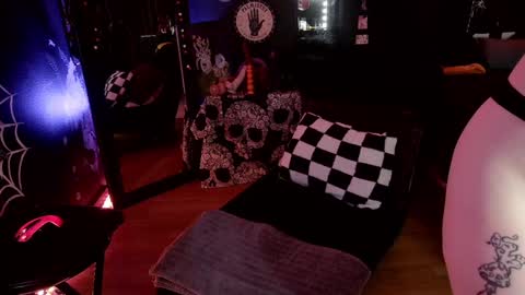 Giggles online show from December 2024 06:49:01 PM