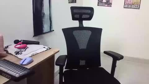 Snapshot of gigi_scott_ chatting on December 2025 01:48:02 AM GIGI STCOTT online show from December 2025 01:48:02 AM