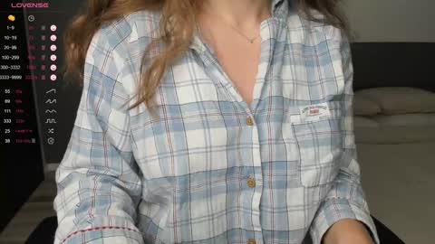 gigihadd online show from December 2024 05:42:02 PM