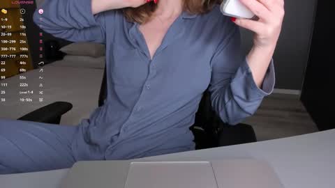 gigihadd online show from March 2026 03:39:02 PM