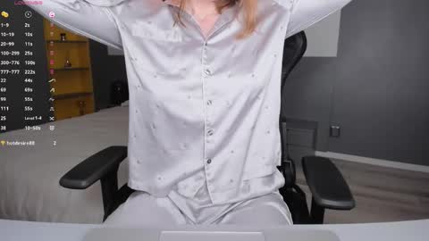 gigihadd online show from April 2026 03:24:01 PM