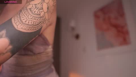 GIGI online show from September 2025 10:09:01 PM