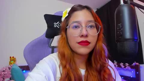 gigimooon online show from November 2025 02:22:01 AM