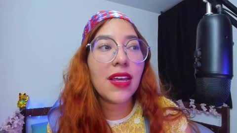 gigimooon online show from November 2025 02:42:02 AM