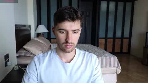 gilbertogonzales online show from November 2025 01:49:01 AM