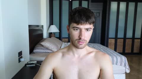 gilbertogonzales online show from December 2025 04:31:02 AM