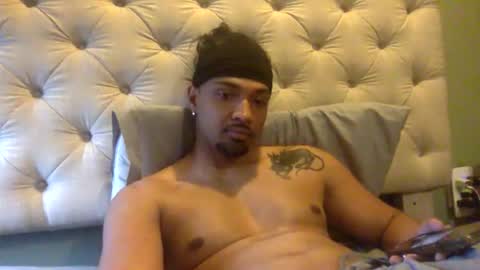 Snapshot of gilbone_gattsby chatting on April 2026 10:22:02 PM gilbone_gattsby online show from April 2026 10:22:02 PM