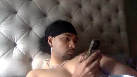 Snapshot of gilbone_gattsby chatting on April 2026 04:18:01 PM gilbone_gattsby online show from April 2026 04:18:01 PM