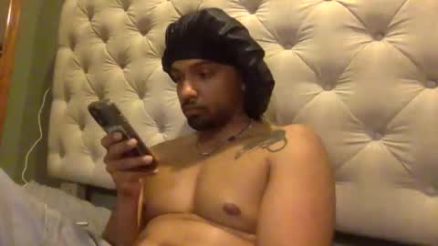 Snapshot of gilbone_gattsby chatting on April 2026 06:29:01 AM gilbone_gattsby online show from April 2026 06:29:01 AM