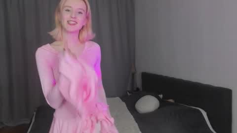 Snapshot of gin_yoon chatting on November 2025 06:25:02 AM Gin online show from November 2025 06:25:02 AM