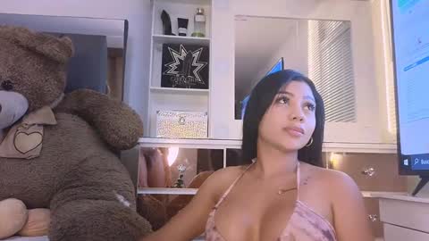 Snapshot of gina_akemi chatting on December 2024 04:26:02 AM O GINA AND AKEMI online show from December 2024 04:26:02 AM