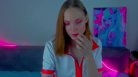 Gina online show from September 2025 03:28:01 AM