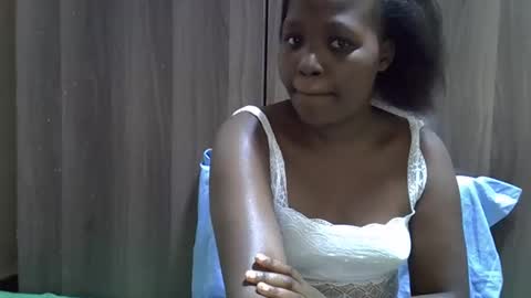 Adiliah online show from December 2025 06:15:01 PM