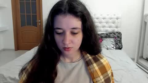 Kate online show from October 2025 08:27:05 AM