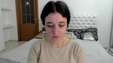 Kate online show from November 2025 08:35:01 AM