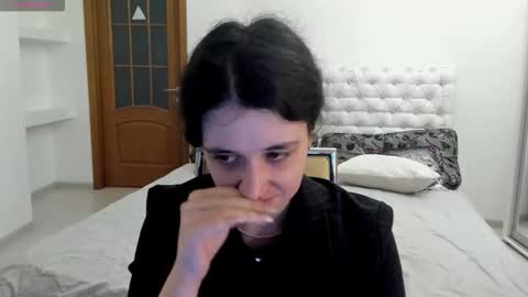 Kate online show from November 2025 09:53:01 AM