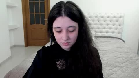 Kate online show from November 2025 09:01:01 AM