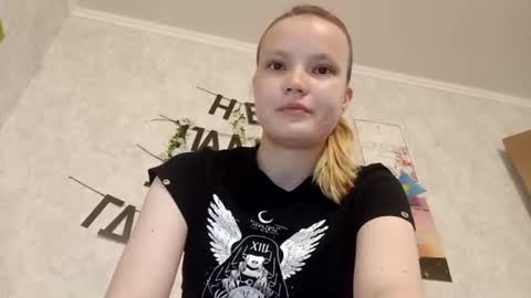 Ginger Anna online show from June 2026 08:01:02 PM