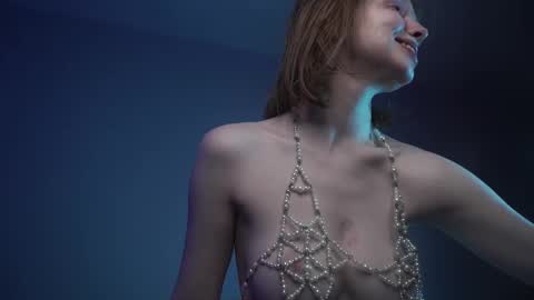        im expecting 350 thumbs up on my altar   online show from February 2025 04:16:02 AM