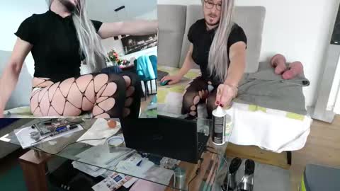 Snapshot of gingerpink1911 chatting on February 2026 09:25:02 AM GingerPink online show from February 2026 09:25:02 AM