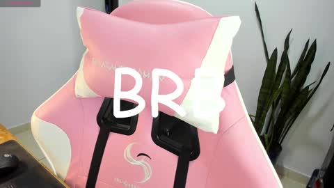 Snapshot of gingersophie_ chatting on January 2025 03:57:02 AM Sophie online show from January 2025 03:57:02 AM