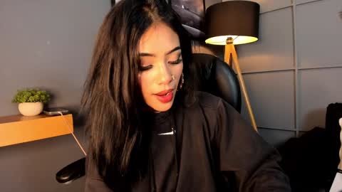 Giovanna  online show from January 2025 08:26:02 AM