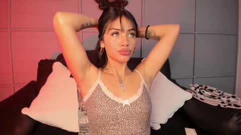 Giovanna  online show from January 2025 05:21:02 AM