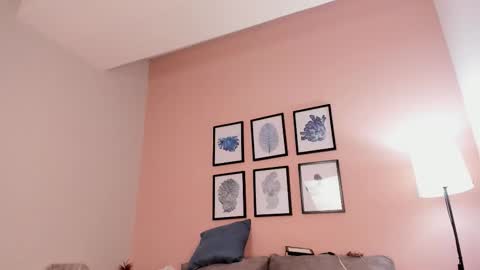 Giovanna  online show from September 2025 06:22:01 PM