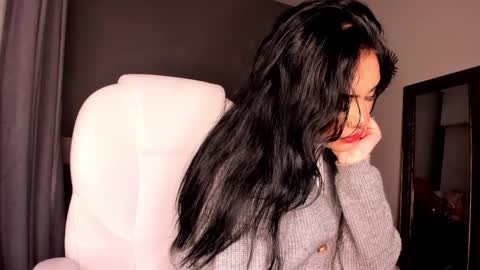 Giovanna  online show from November 2025 05:35:02 AM