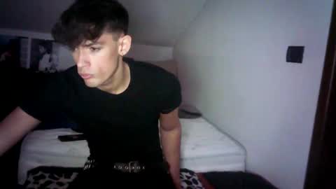 Snapshot of giovyyx chatting on February 2025 03:42:01 AM giovyyx online show from February 2025 03:42:01 AM