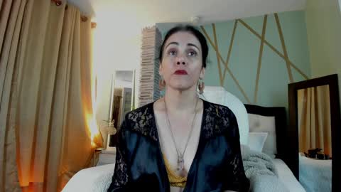 Snapshot of girasol_walton chatting on January 2025 03:32:01 PM Girasol Walton online show from January 2025 03:32:01 PM