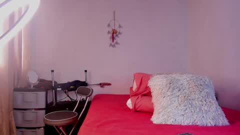 Snapshot of girasol_walton chatting on February 2025 01:00:02 PM Girasol Walton online show from February 2025 01:00:02 PM