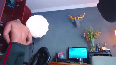 piggy boy online show from October 2025 03:41:01 PM