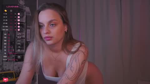 Snapshot of girl_peach_ chatting on October 2025 07:37:01 PM Kate online show from October 2025 07:37:01 PM