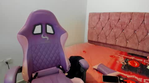 girl_princess18 online show from April 2026 09:20:02 PM