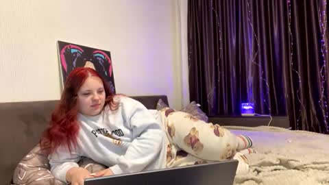 girl_shy07 online show from April 2026 11:06:01 PM