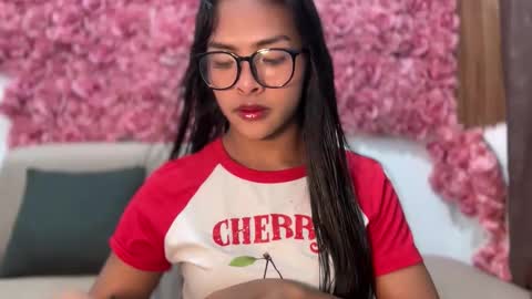 queen ronna online show from October 2025 10:45:02 AM