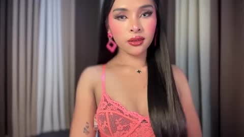 queen ronna online show from April 2026 04:15:02 PM