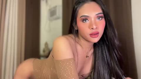 queen ronna online show from May 2026 04:06:02 PM