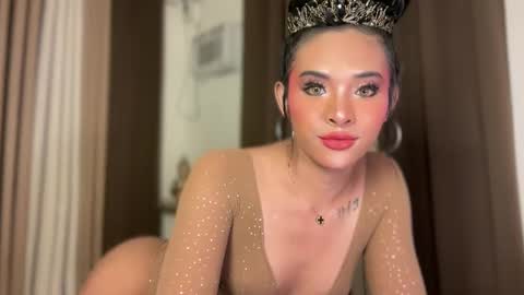 queen ronna online show from May 2026 03:40:01 PM