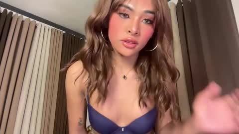queen ronna online show from May 2026 12:41:01 AM