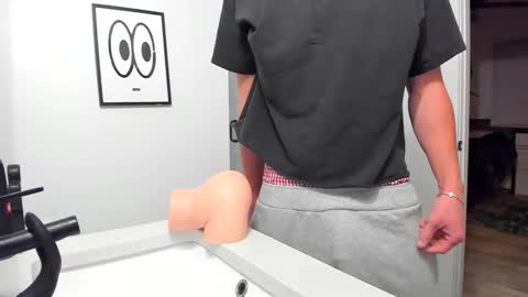 girlcontrol online show from November 2025 05:54:01 AM