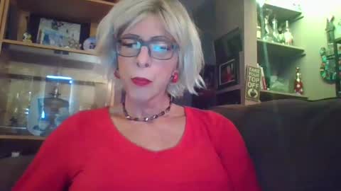 Snapshot of girlinrock chatting on September 2025 12:56:02 AM Girlinrock online show from September 2025 12:56:02 AM