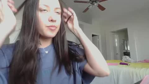 Snapshot of girlnextdoor702 chatting on January 2025 09:52:02 PM Jasmine online show from January 2025 09:52:02 PM